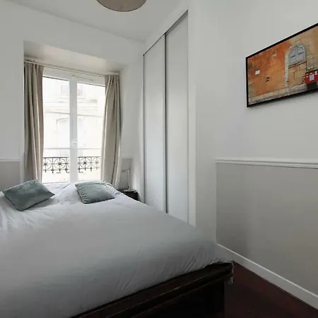Apartment Artistic & Authentic Parisian Flat